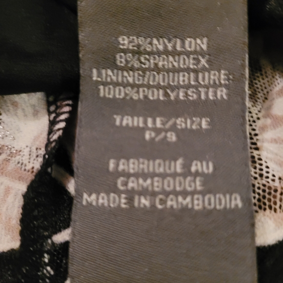 Beautiful dress with lacey overlay, lined, size sml. Excellent condition - Picture 3 of 6